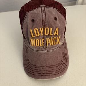Vintage Loyola Wolf Pack Hat Cap Snap Back Maroon‎ Gold Mesh Trucker Men Legacy